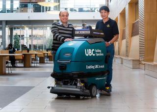 Gurpreet (left) and Nestor with new team mate Countess